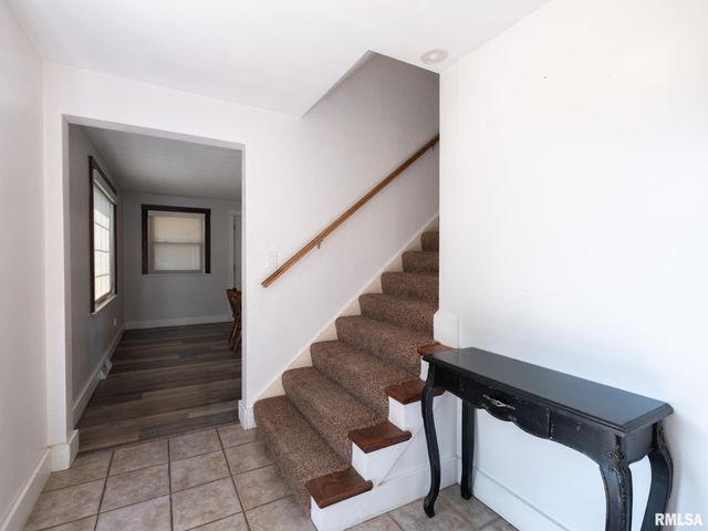 301 E FERNWOOD Street, Morton, IL 61550