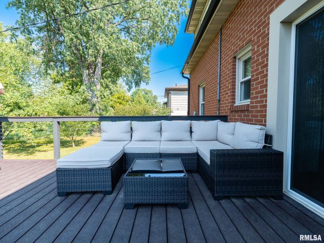 301 E FERNWOOD Street, Morton, IL 61550