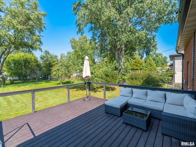 301 E FERNWOOD Street, Morton, IL 61550