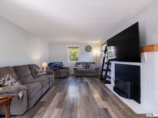 301 E FERNWOOD Street, Morton, IL 61550