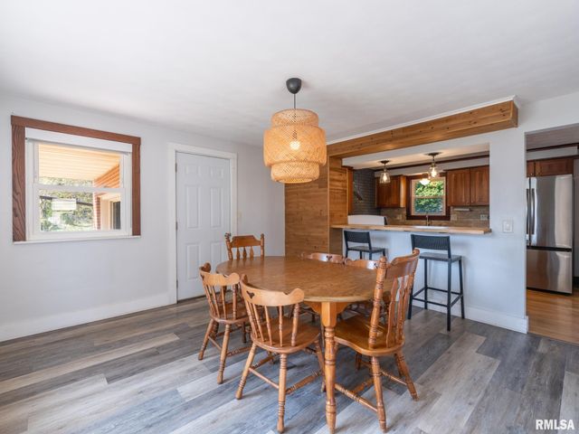 301 E FERNWOOD Street, Morton, IL 61550