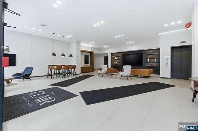 37 Orange Road 401, Montclair, NJ 07042