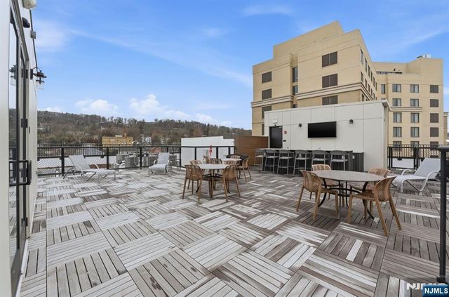 37 Orange Road 401, Montclair, NJ 07042