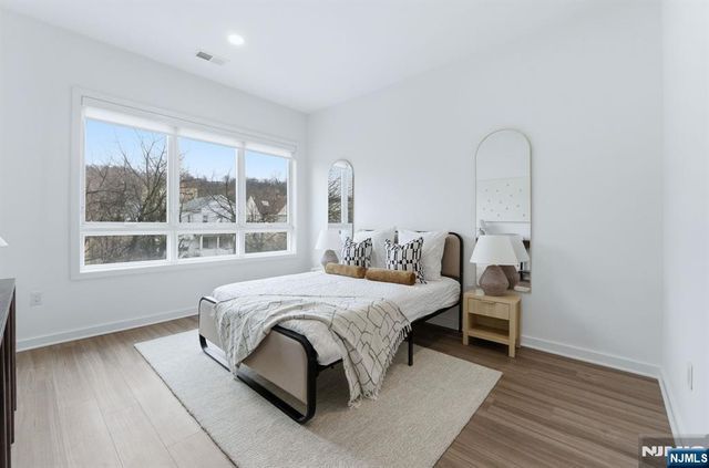 37 Orange Road 401, Montclair, NJ 07042