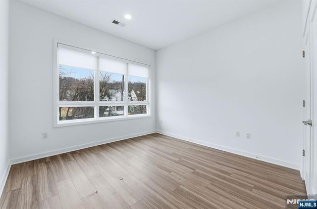 37 Orange Road 401, Montclair, NJ 07042