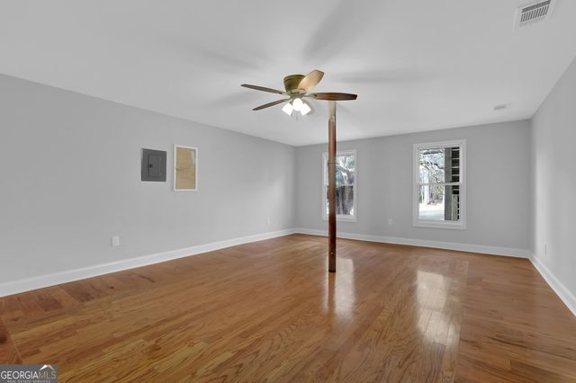 1525 WYNFIELD DR, Auburn, GA 30011