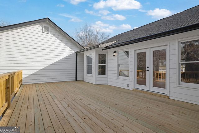 1525 WYNFIELD DR, Auburn, GA 30011