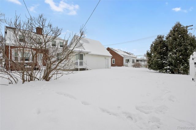 1864 22nd Street, Wyandotte, MI 48192