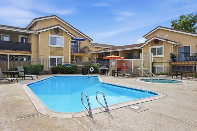 495 San Pasqual Valley Road 152, Escondido, CA 92027