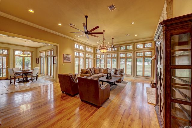 1104-B Lois St, Kerrville, TX 78028