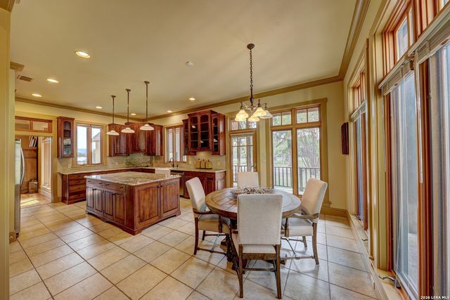 1104-B Lois St, Kerrville, TX 78028