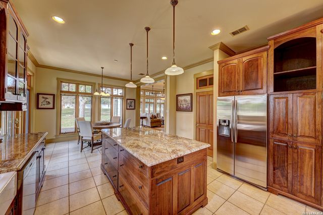 1104-B Lois St, Kerrville, TX 78028