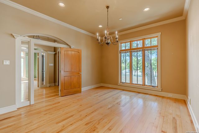 1104-B Lois St, Kerrville, TX 78028