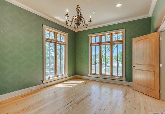 1104-B Lois St, Kerrville, TX 78028