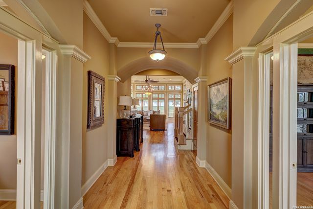 1104-B Lois St, Kerrville, TX 78028