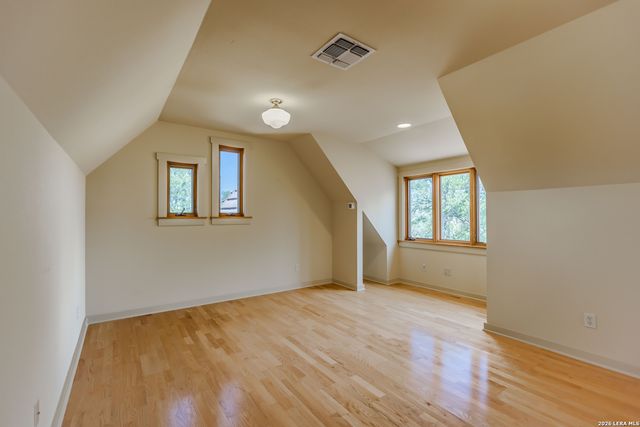 1104-B Lois St, Kerrville, TX 78028