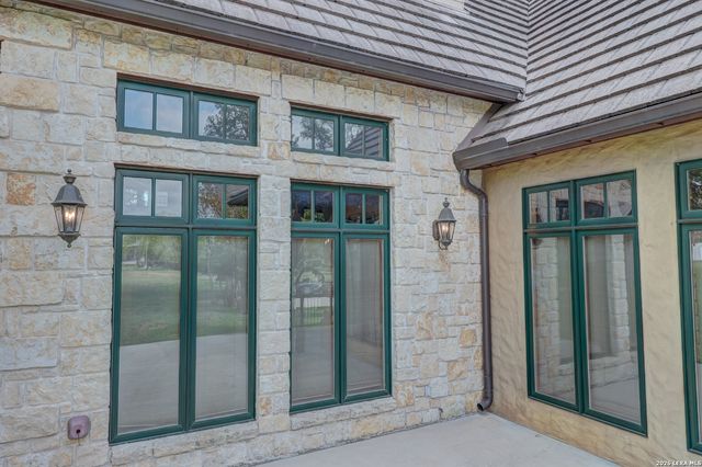 1104-B Lois St, Kerrville, TX 78028