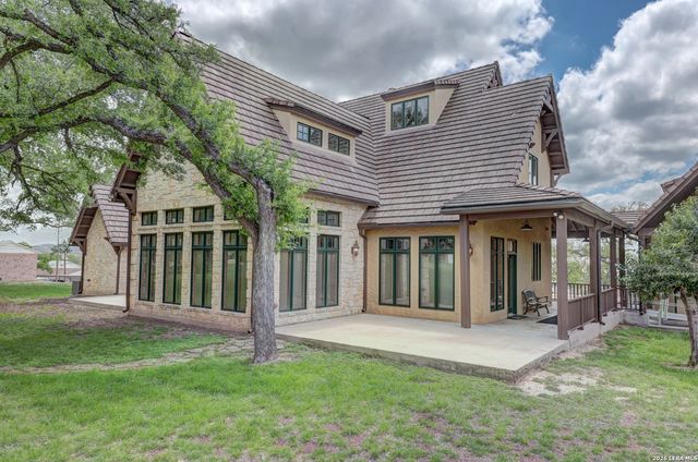 1104-B Lois St, Kerrville, TX 78028