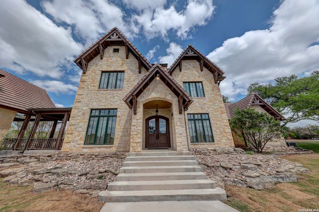 1104-B Lois St, Kerrville, TX 78028