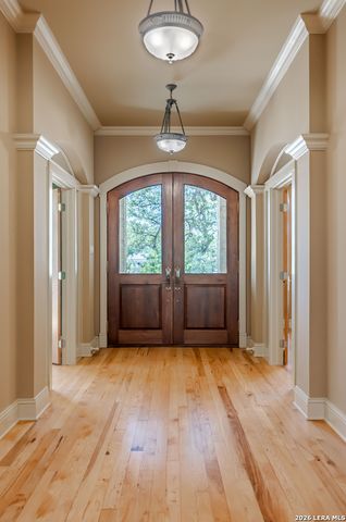 1104-B Lois St, Kerrville, TX 78028