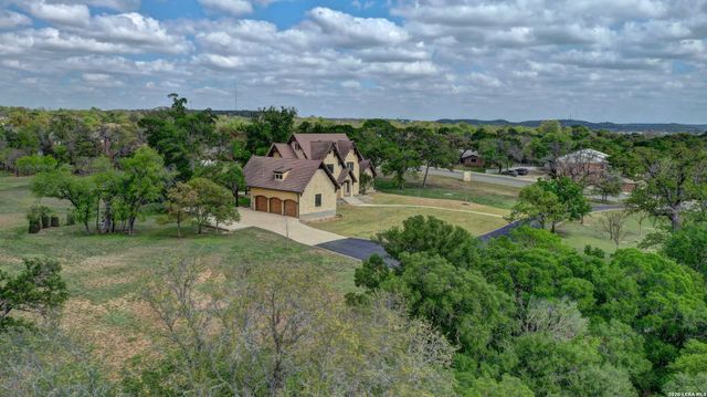 1104-B Lois St, Kerrville, TX 78028