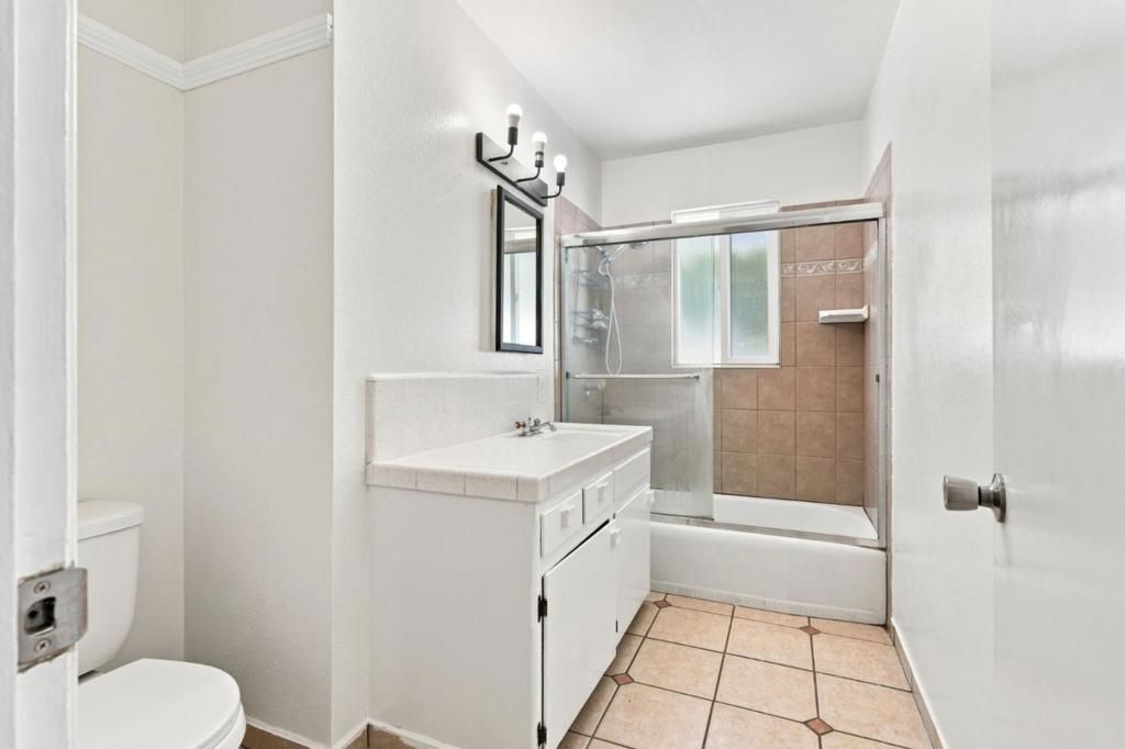 Image 16 of property listing at 1909 Evergreen Avenue, Modesto, CA 95350
