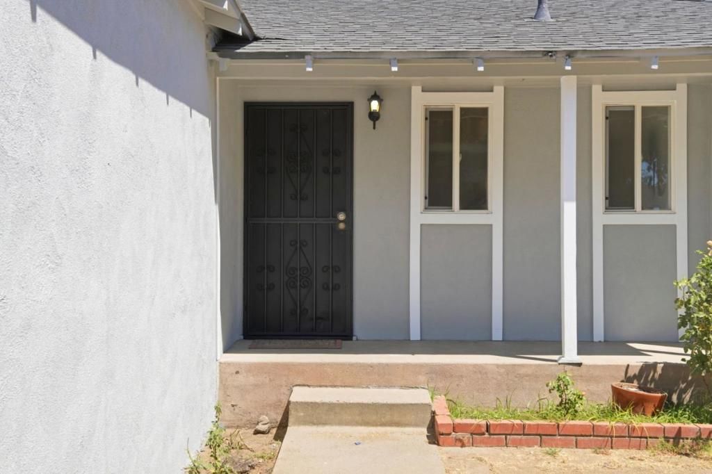 Image 6 of property listing at 1909 Evergreen Avenue, Modesto, CA 95350