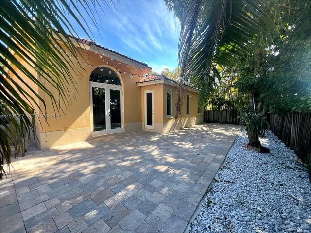 16020 SW 91st Ct, Palmetto Bay, FL 33157