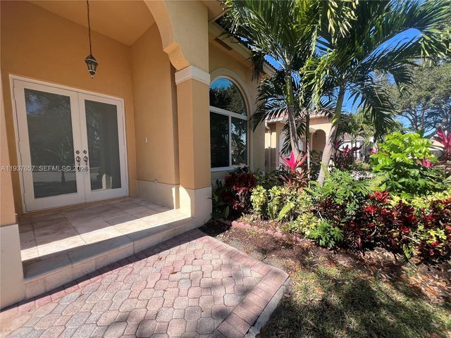 16020 SW 91st Ct, Palmetto Bay, FL 33157