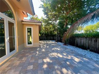 16020 SW 91st Ct, Palmetto Bay, FL 33157