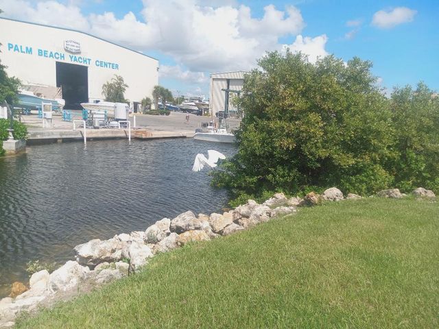 25 S Loafing Street 25, Hypoluxo, FL 33462