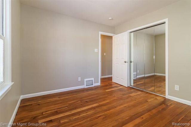 28461 Marquette Street, Garden City, MI 48135