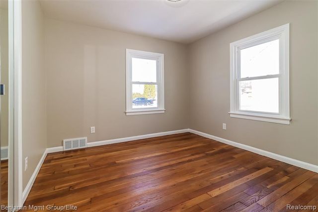 28461 Marquette Street, Garden City, MI 48135