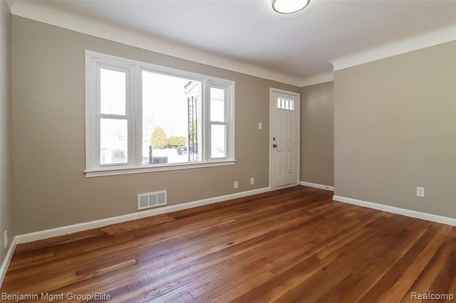 28461 Marquette Street, Garden City, MI 48135