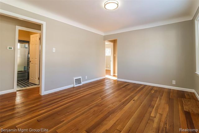 28461 Marquette Street, Garden City, MI 48135