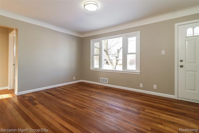 28461 Marquette Street, Garden City, MI 48135