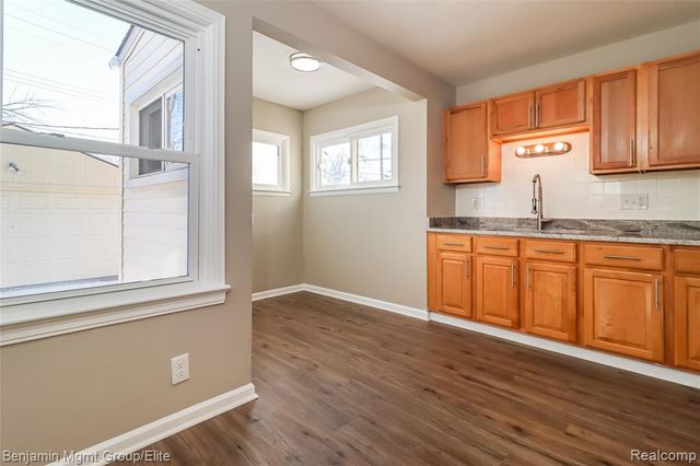 28461 Marquette Street, Garden City, MI 48135