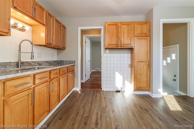 28461 Marquette Street, Garden City, MI 48135