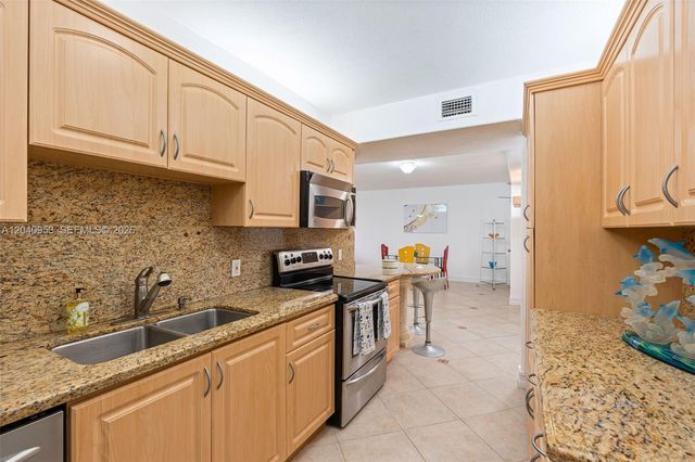 10185 Collins Avenue 521, Bal Harbour, FL 33154