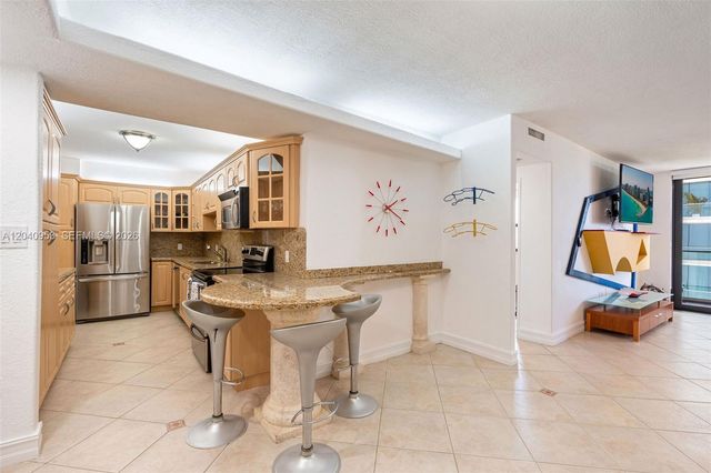 10185 Collins Avenue 521, Bal Harbour, FL 33154