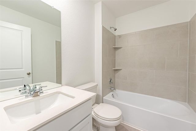 200 Camargue DR, Hutto, TX 78634