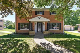 W158N8971 Charles DRIVE #8973, Menomonee Falls, WI 53051