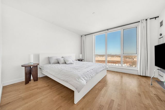 100 Station Lndg 712, Medford, MA 02155