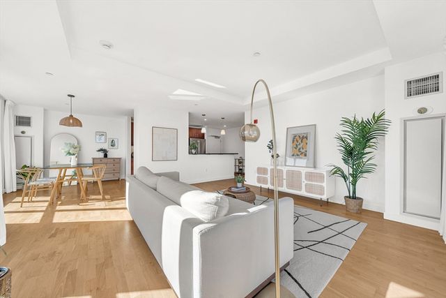 100 Station Lndg 712, Medford, MA 02155