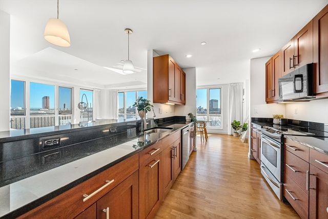 100 Station Lndg 712, Medford, MA 02155