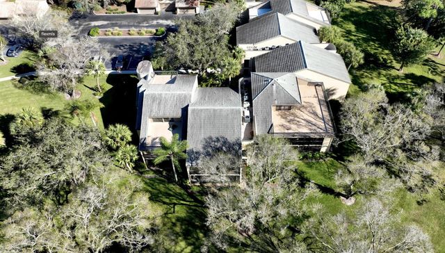 9460 Meadowood Drive 202, Fort Pierce, FL 34951