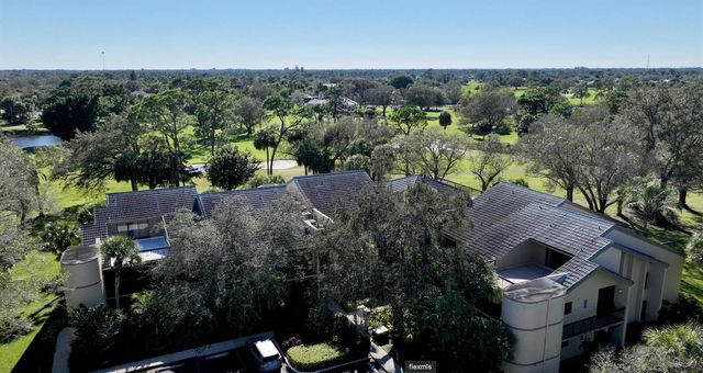 9460 Meadowood Drive 202, Fort Pierce, FL 34951