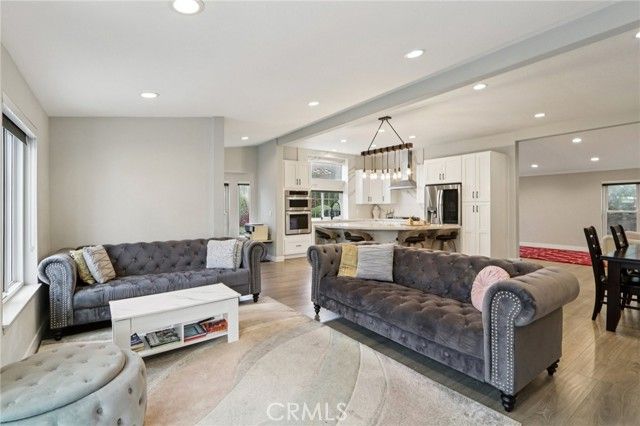 18320 Ingomar Street, Reseda (los Angeles), CA 91335