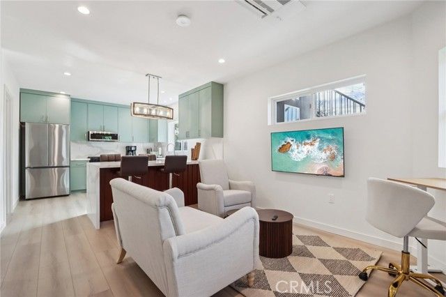 18320 Ingomar Street, Reseda (los Angeles), CA 91335