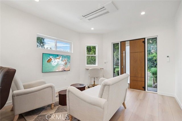 18320 Ingomar Street, Reseda (los Angeles), CA 91335